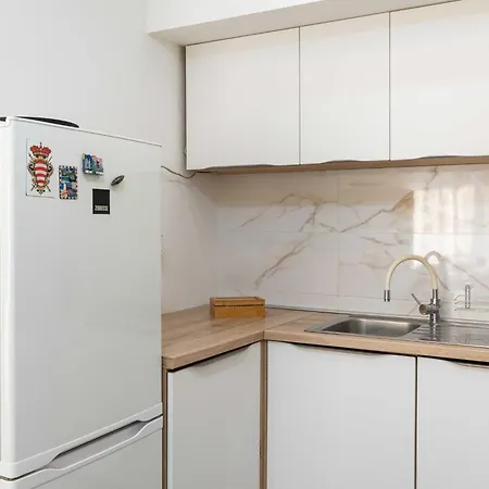 公寓 Why Not - Two Bedroom With Balcony *
