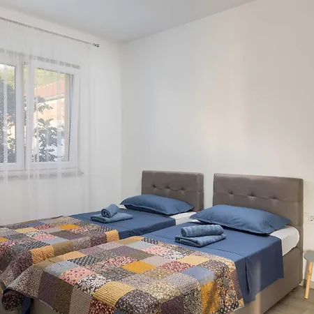 Why Not - Two Bedroom With Balcony 公寓