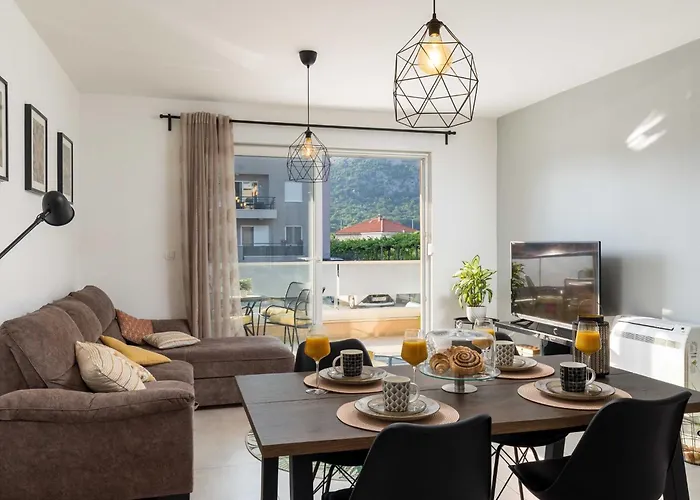 Apartment Why Not - Two Bedroom With Balcony *
