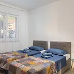 Why Not - Two Bedroom With Balcony Apartman