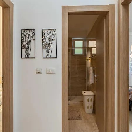 Why Not - Two Bedroom With Balcony *