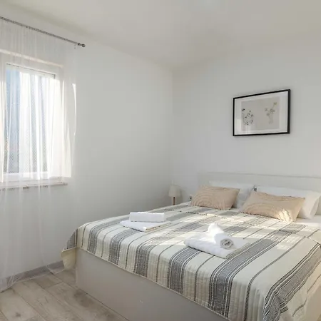 Appartamento Why Not - Two Bedroom With Balcony *
